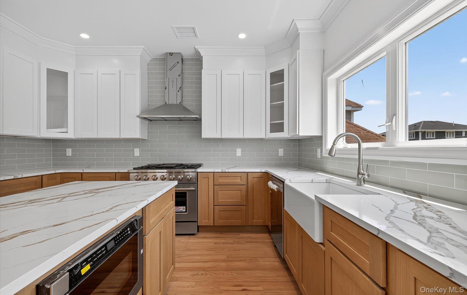 1116 Washington Place, Baldwin Harbor, NY 11510