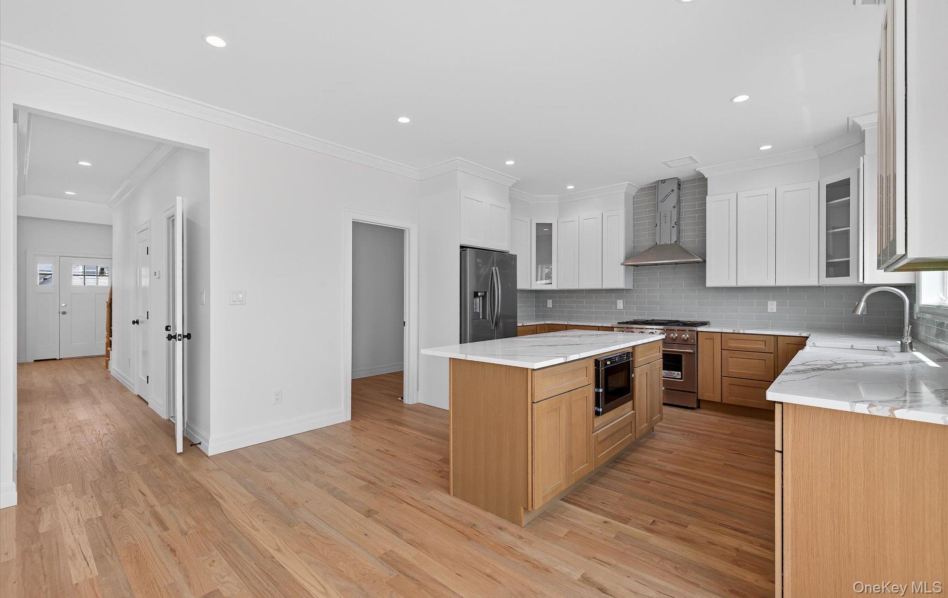 1116 Washington Place, Baldwin Harbor, NY 11510