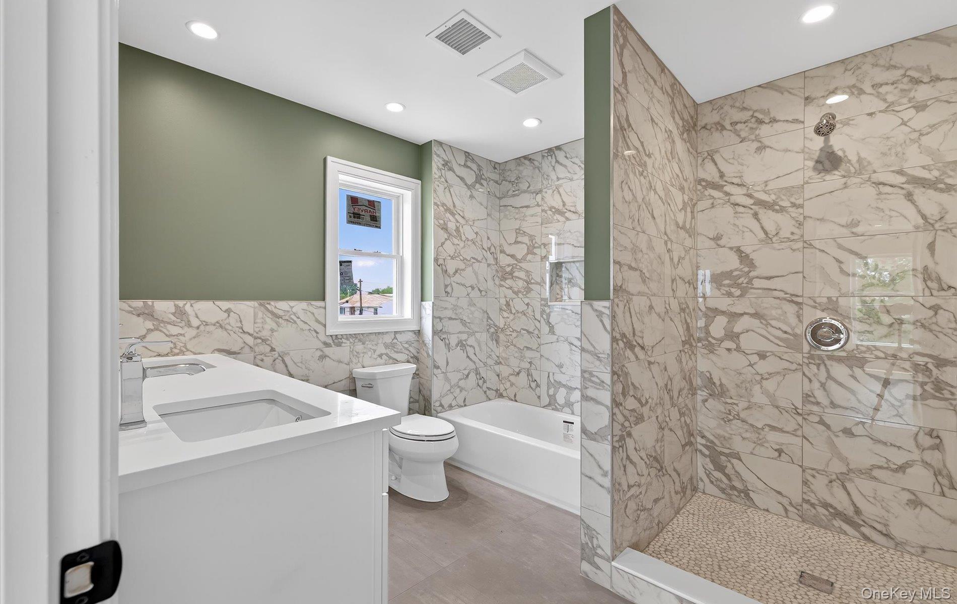 1116 Washington Place, Baldwin Harbor, NY 11510