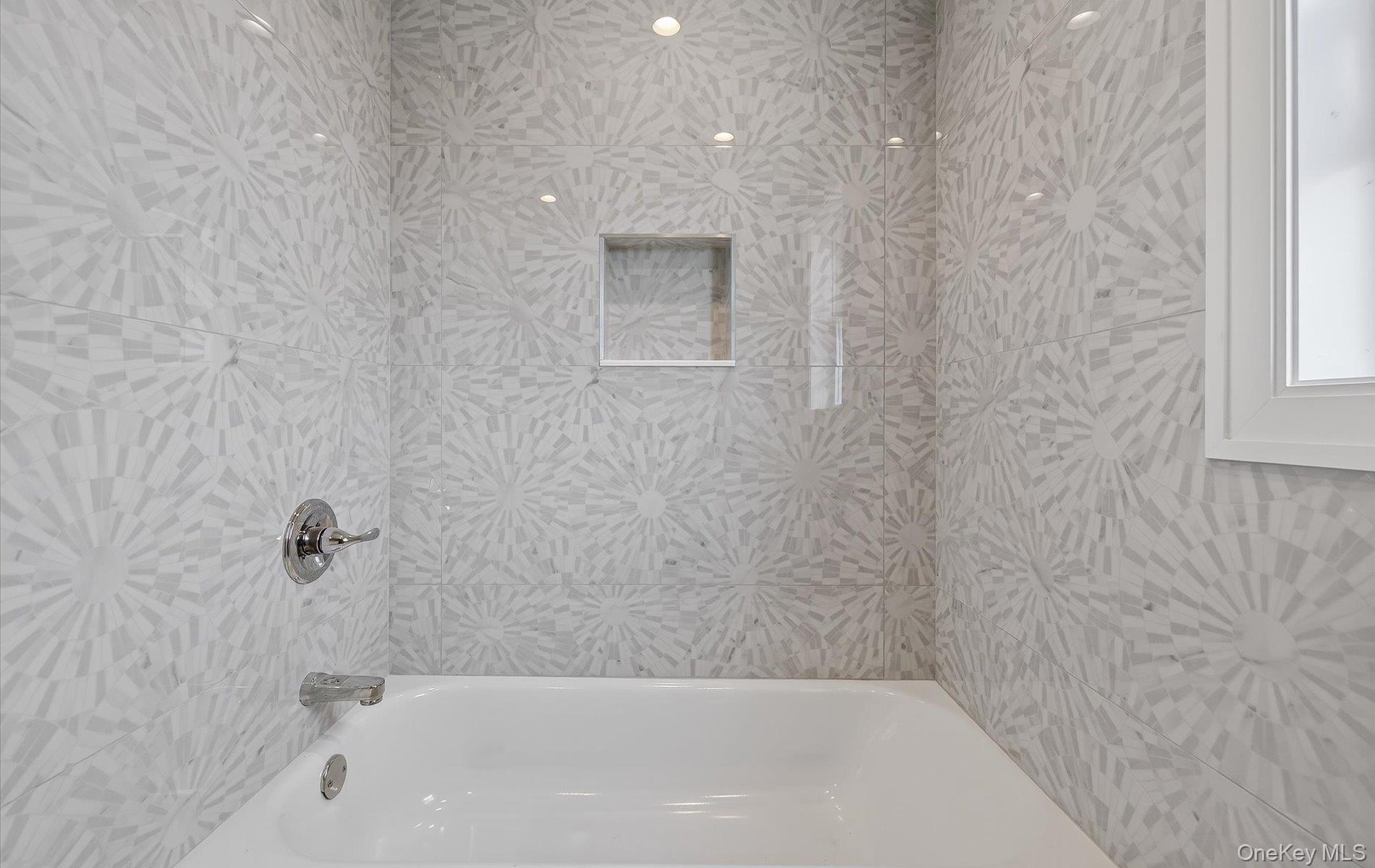 1116 Washington Place, Baldwin Harbor, NY 11510