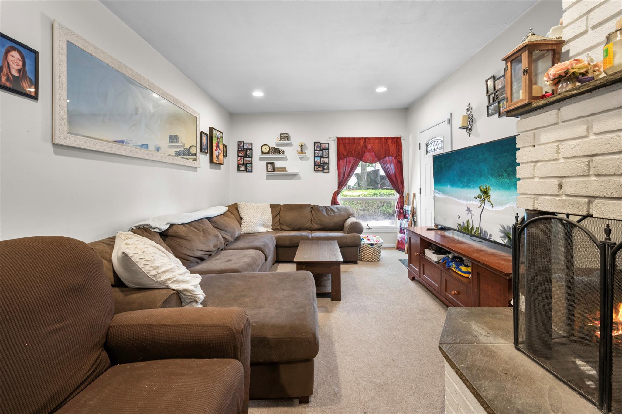 10 Hunter Avenue, Miller Place, NY 11764