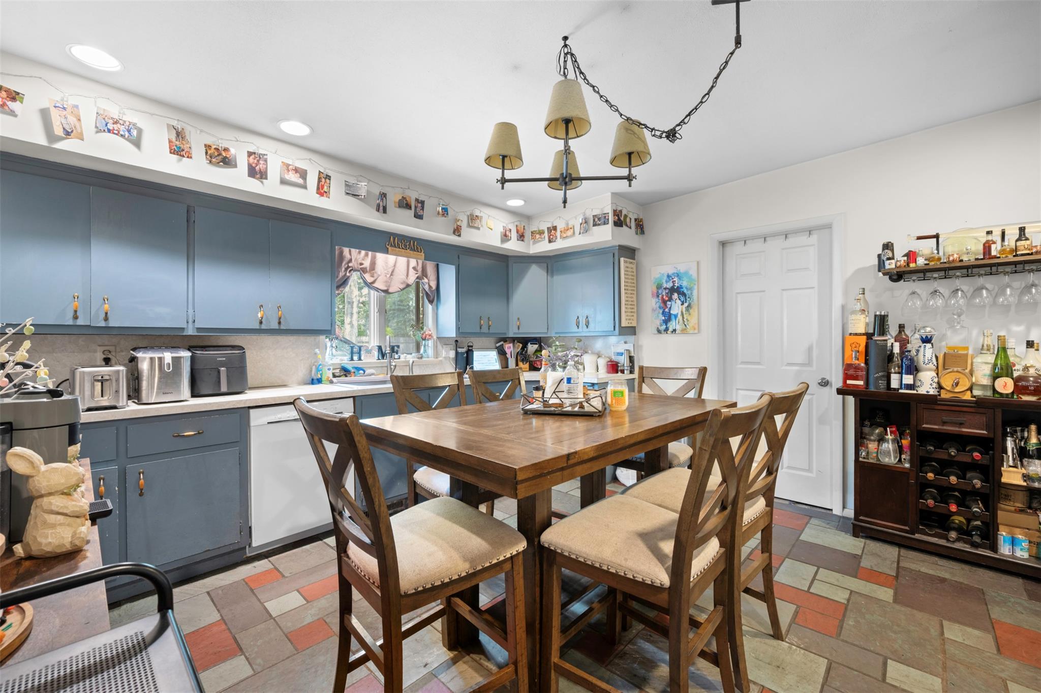 10 Hunter Avenue, Miller Place, NY 11764