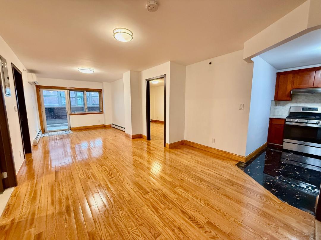 41-42 College Point Boulevard # 3E, Flushing, NY 11355