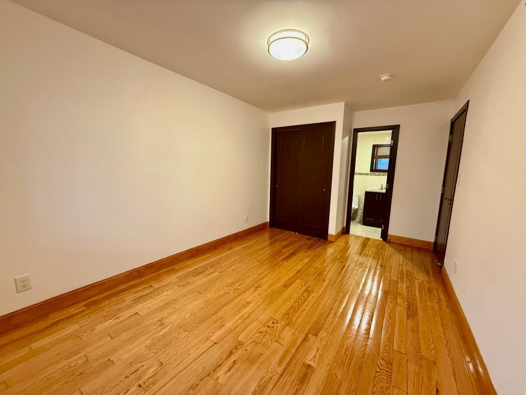 41-42 College Point Boulevard # 3E, Flushing, NY 11355