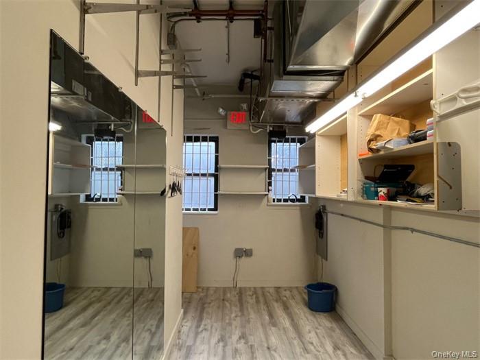 5 Bond Street # 1, Great Neck, NY 11021