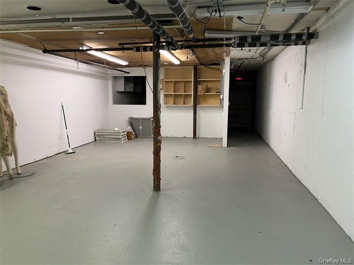 5 Bond Street # 1, Great Neck, NY 11021