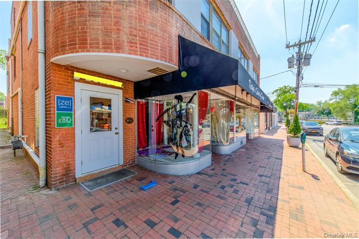 5 Bond Street # 1, Great Neck, NY 11021