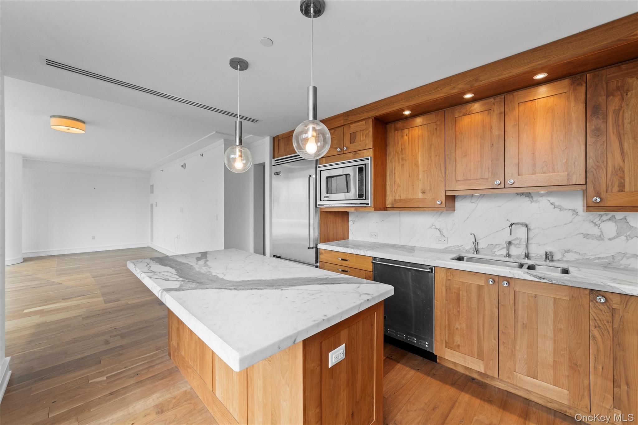 5 Renaissance Square # 10G, White Plains, NY 10601