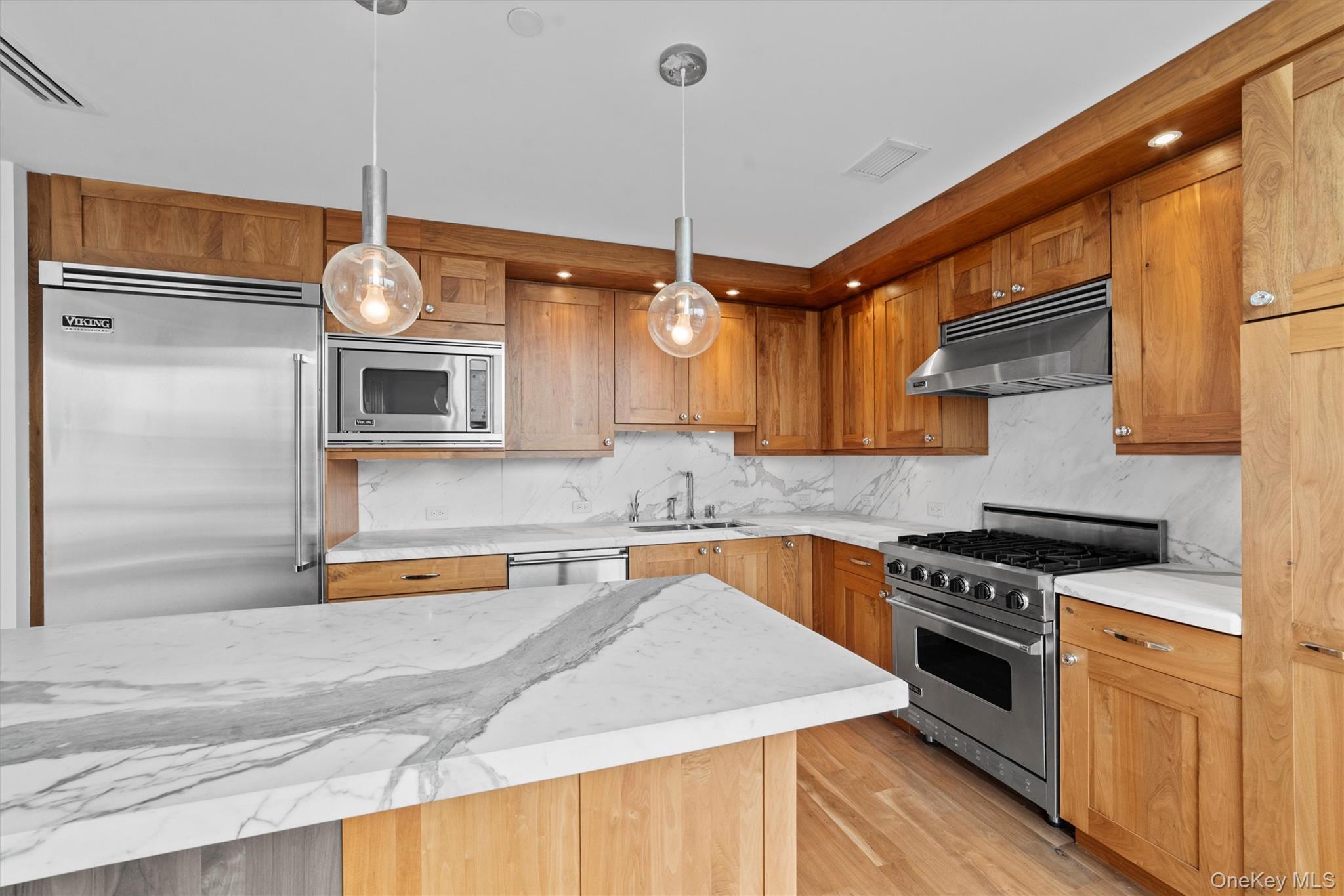 5 Renaissance Square # 10G, White Plains, NY 10601