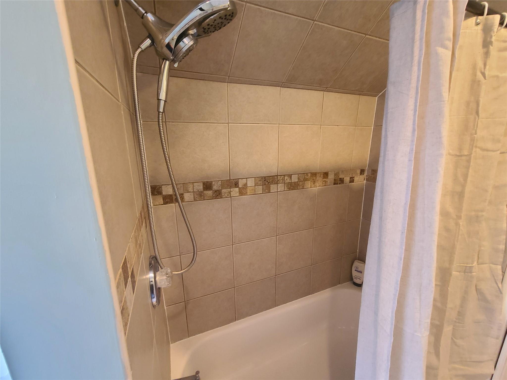 54 Lynbrook Avenue, Lynbrook, NY 11563