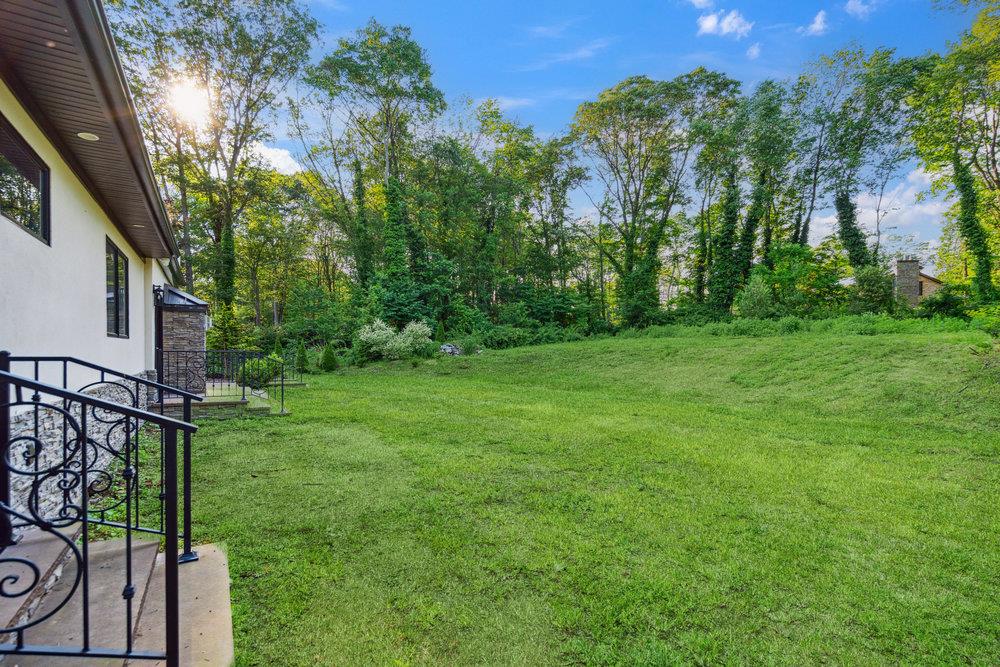 21 Arista Drive, Dix Hills, NY 11746