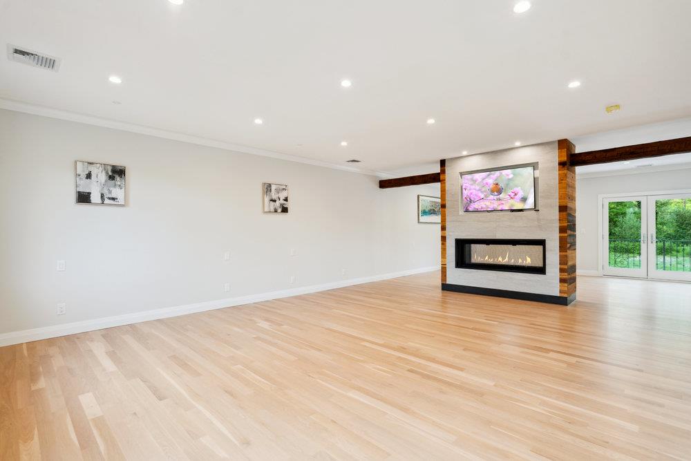 21 Arista Drive, Dix Hills, NY 11746