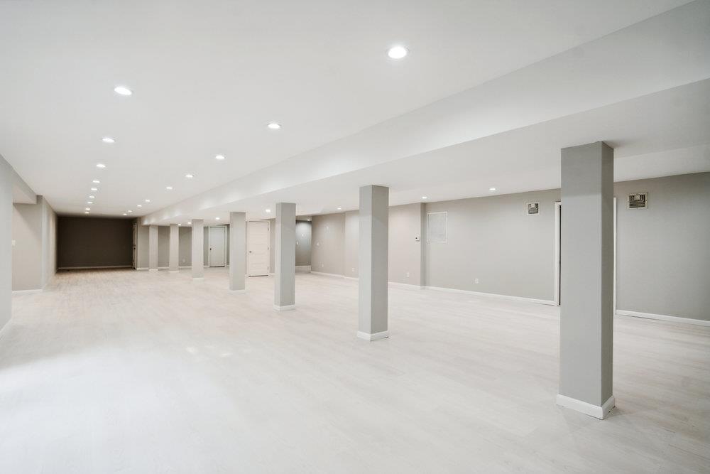 21 Arista Drive, Dix Hills, NY 11746