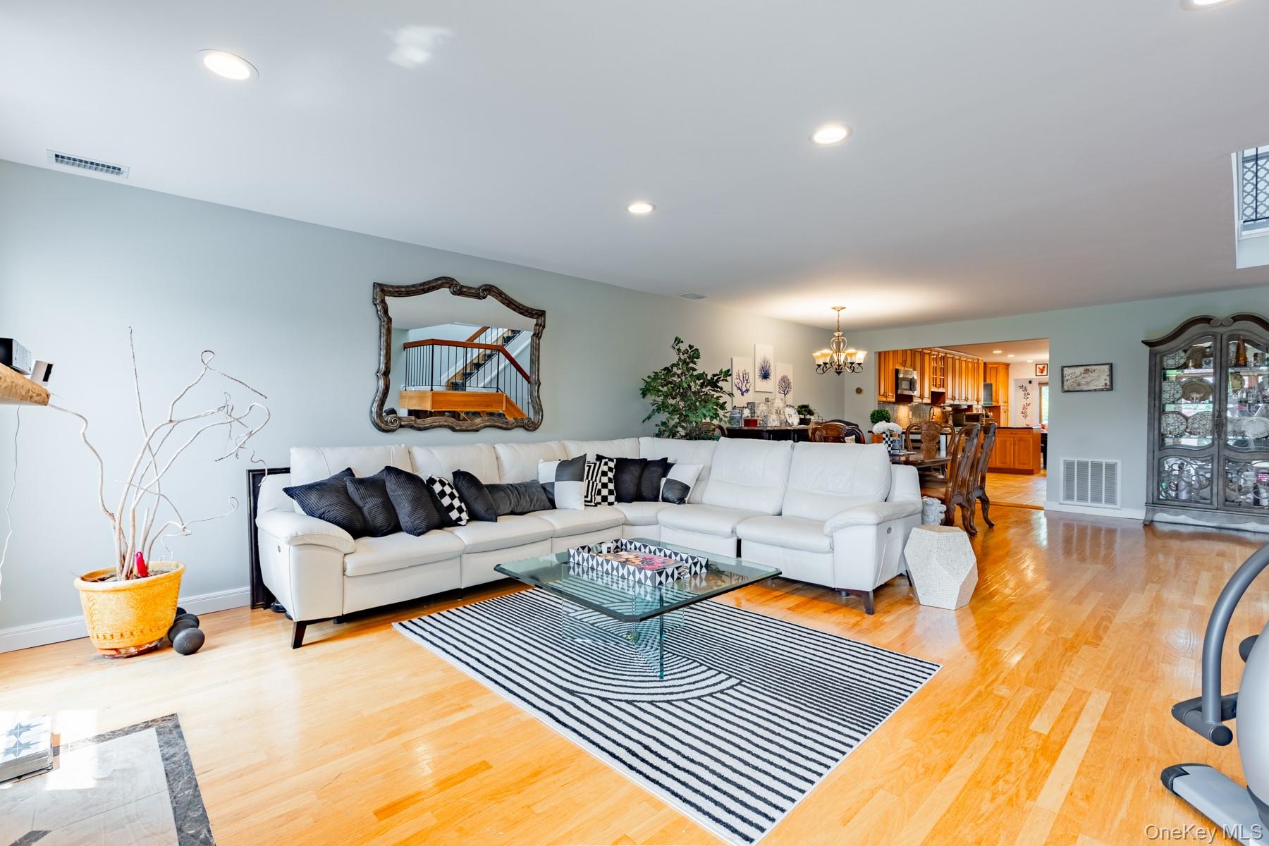 10 Hidden Harbor Drive, Babylon, NY 11702