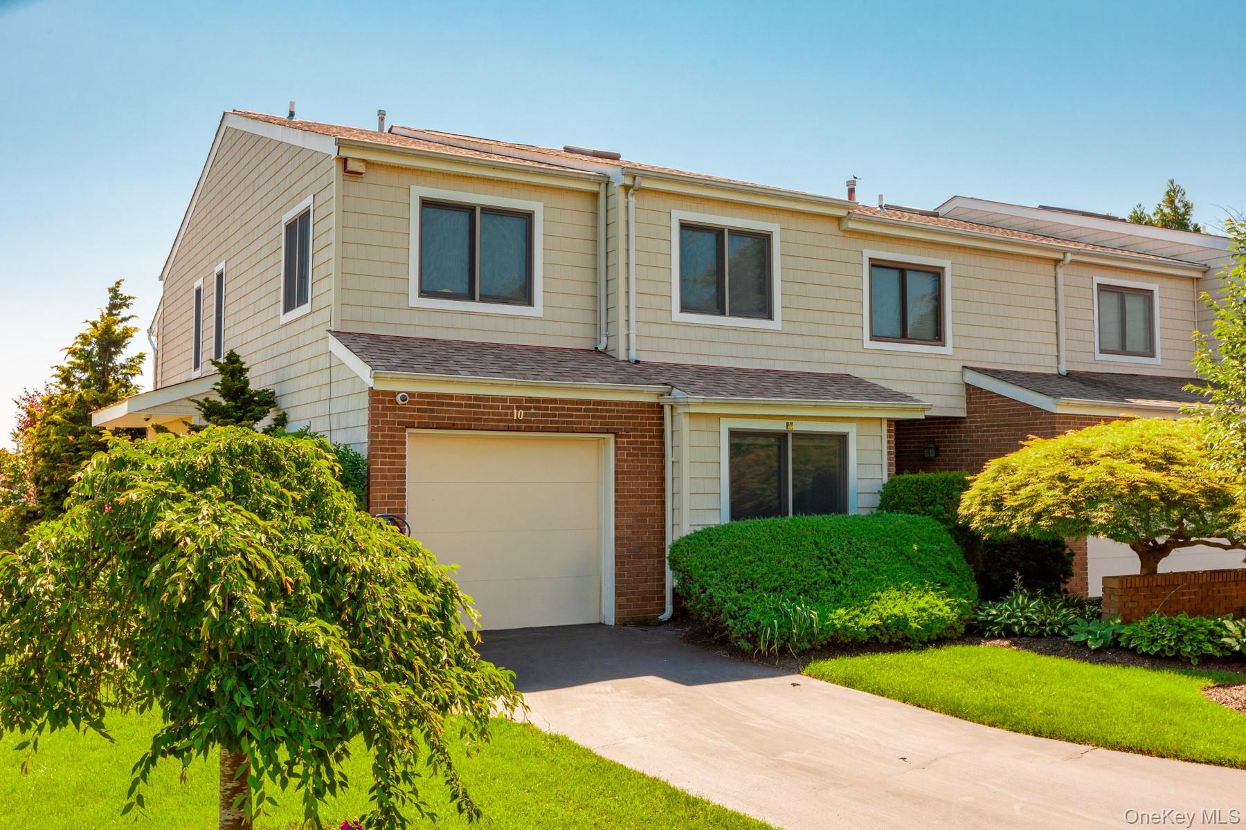 10 Hidden Harbor Drive, Babylon, NY 11702