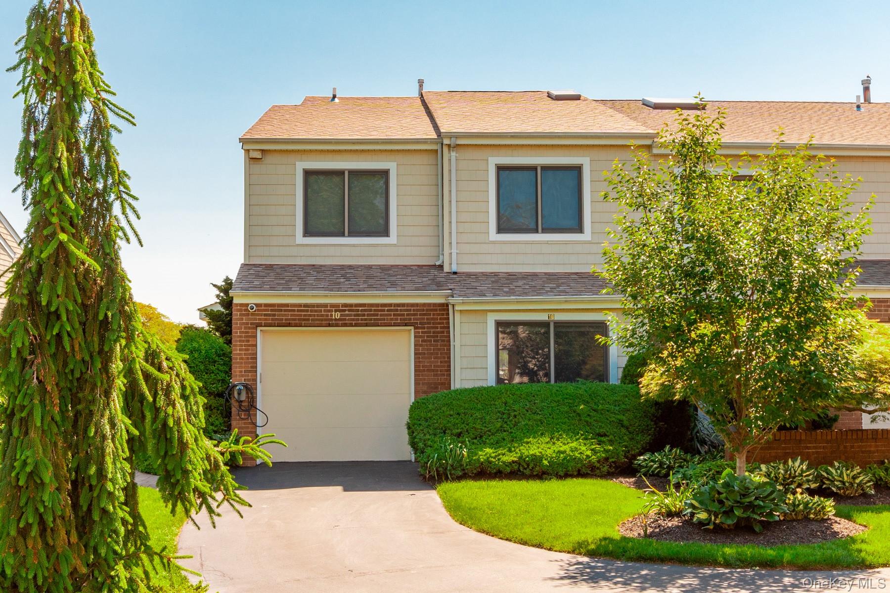 10 Hidden Harbor Drive, Babylon, NY 11702