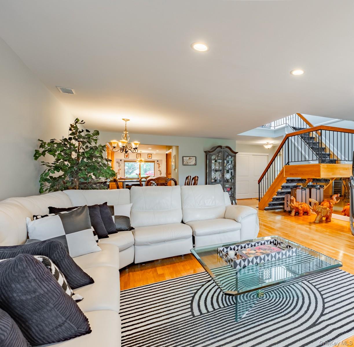 10 Hidden Harbor Drive, Babylon, NY 11702