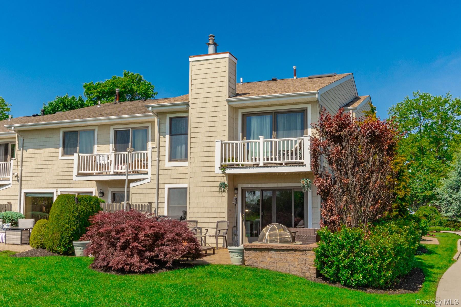 10 Hidden Harbor Drive, Babylon, NY 11702