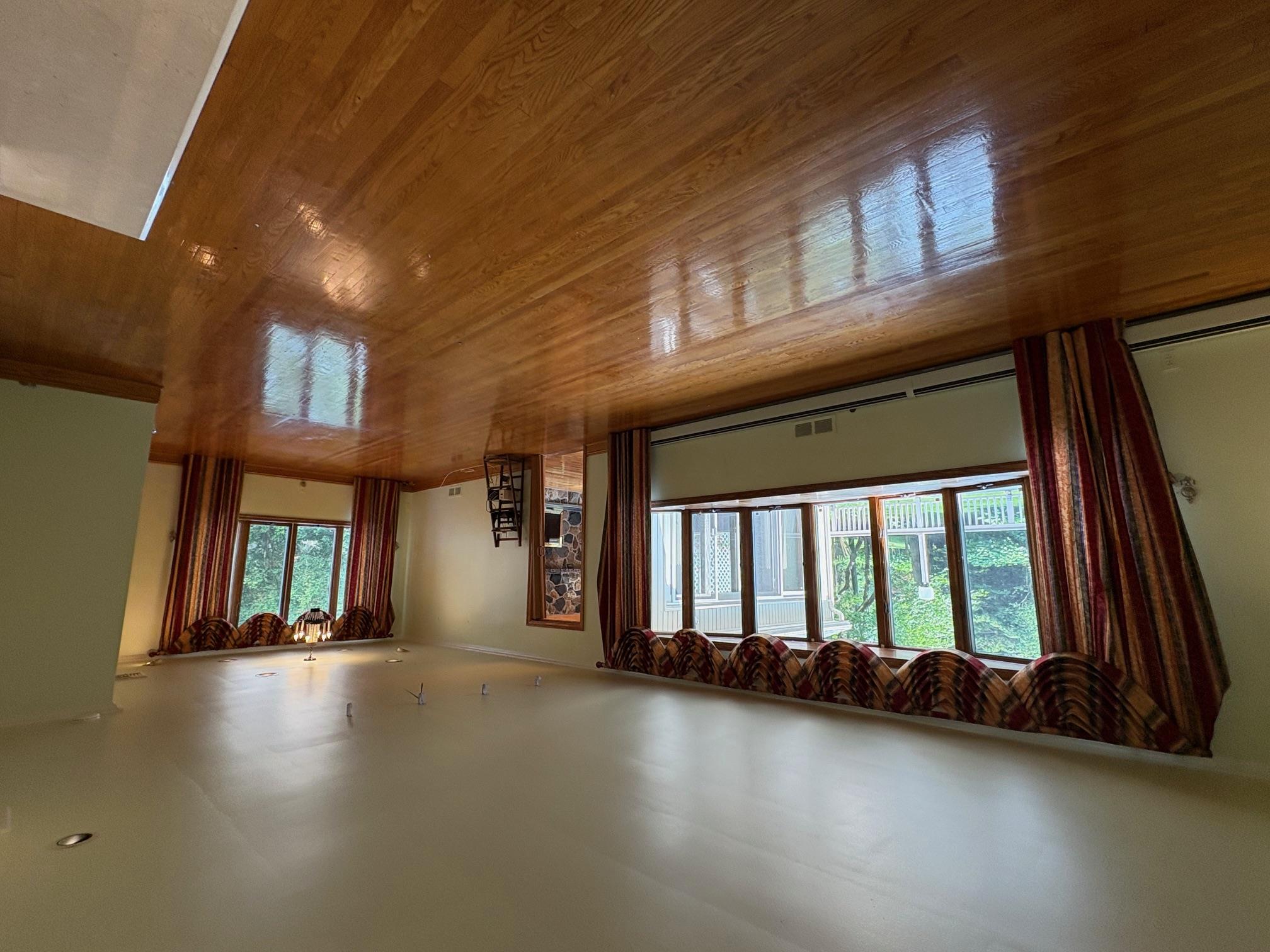 1 Luquer Road, Manhasset, NY 11030