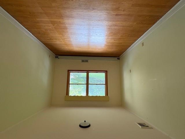 1 Luquer Road, Manhasset, NY 11030