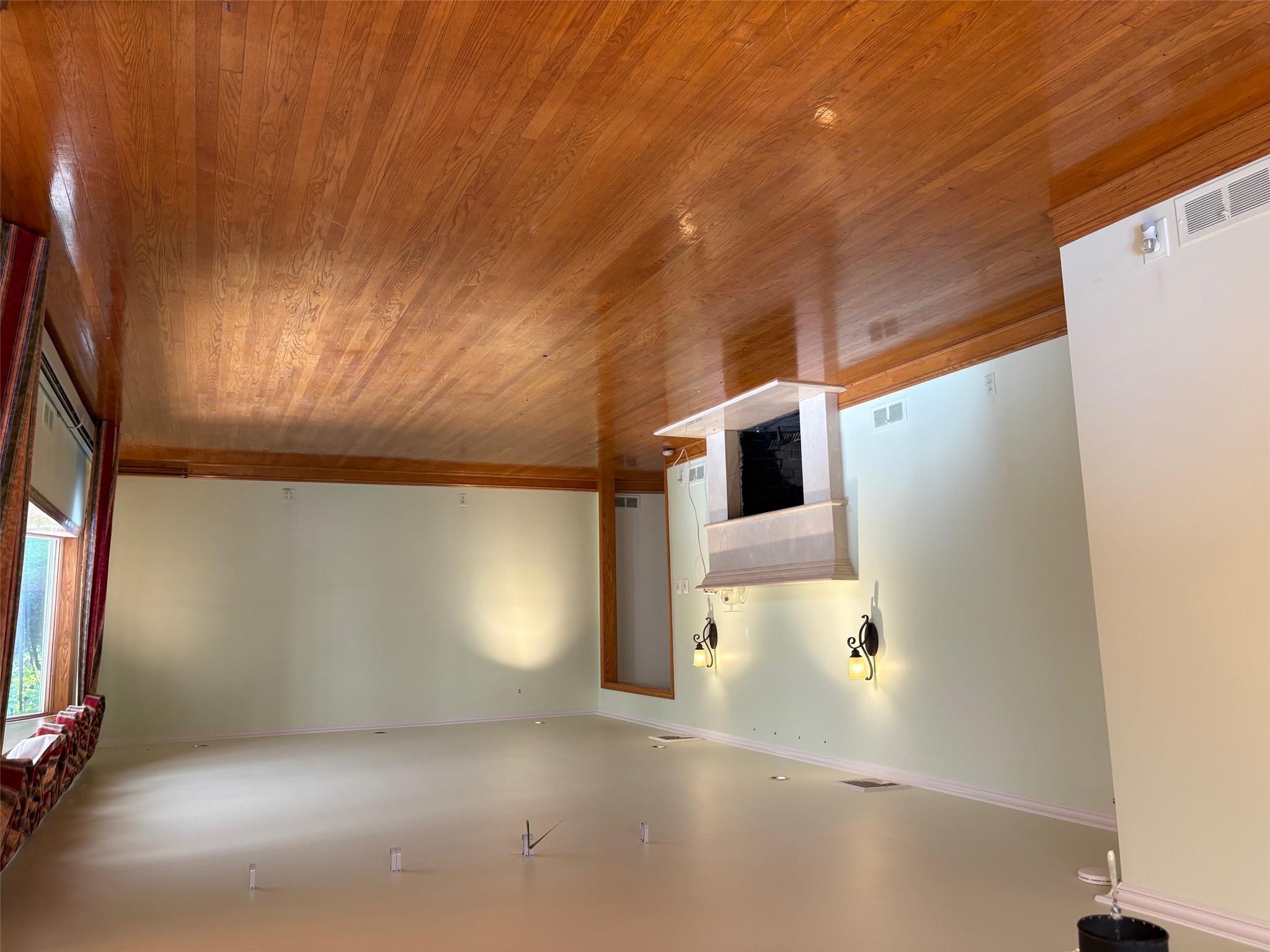 1 Luquer Road, Manhasset, NY 11030