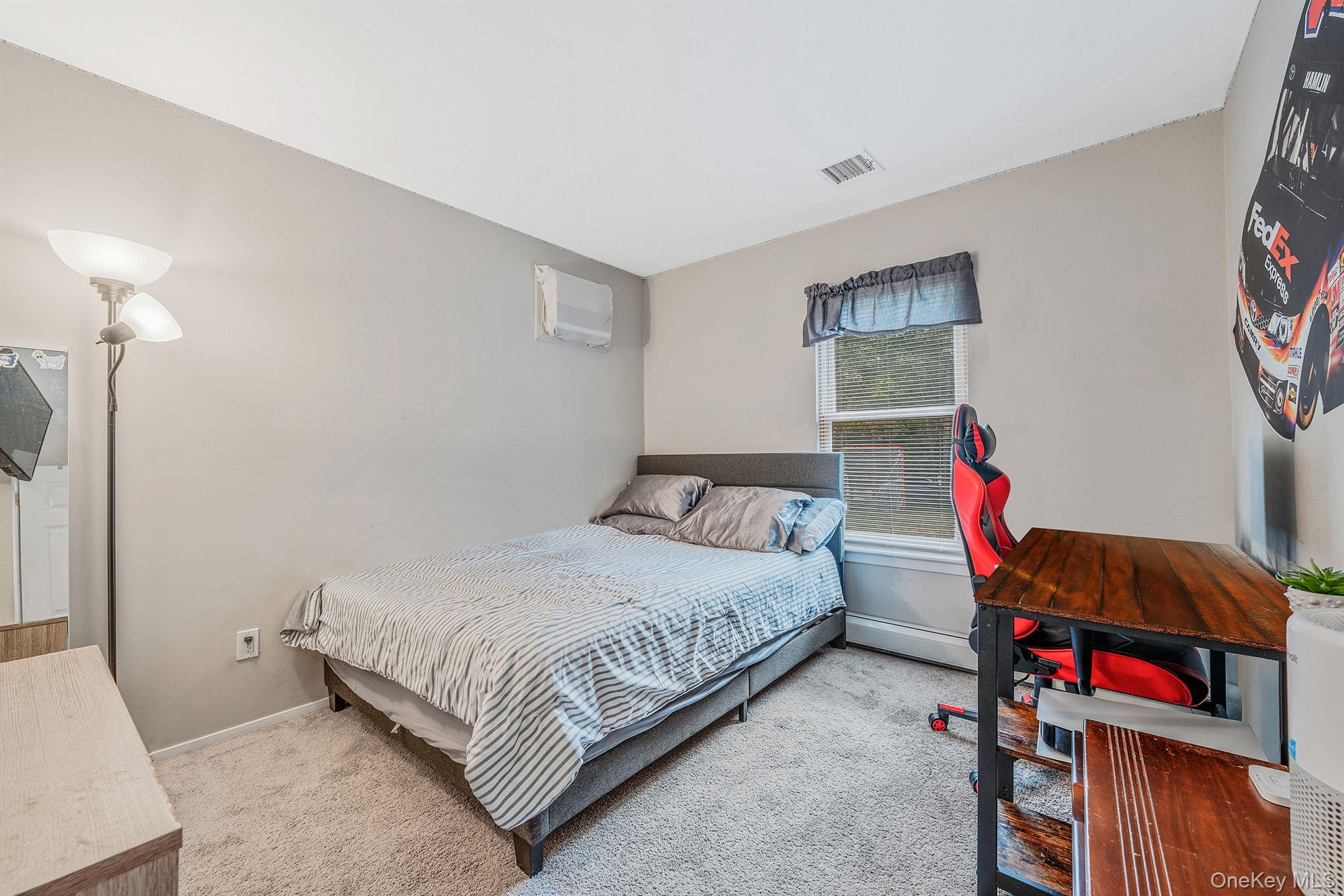 5 Hastings Drive, Ridge, NY 11961