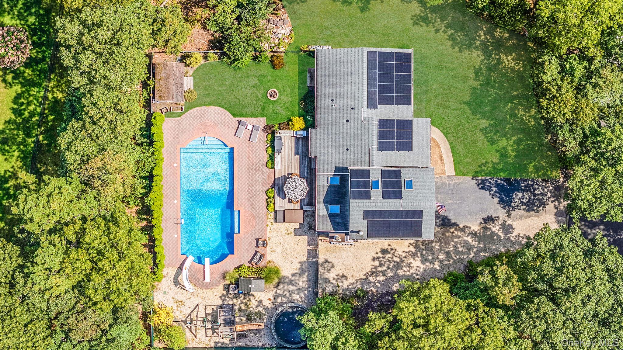 5 Hastings Drive, Ridge, NY 11961