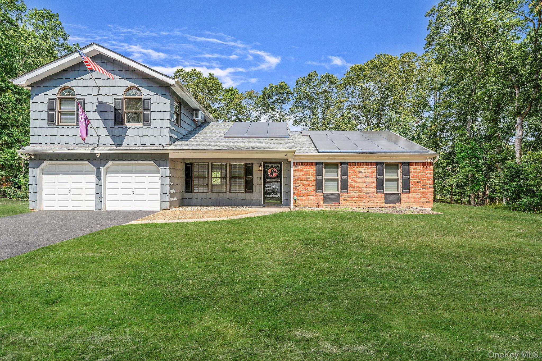 5 Hastings Drive, Ridge, NY 11961