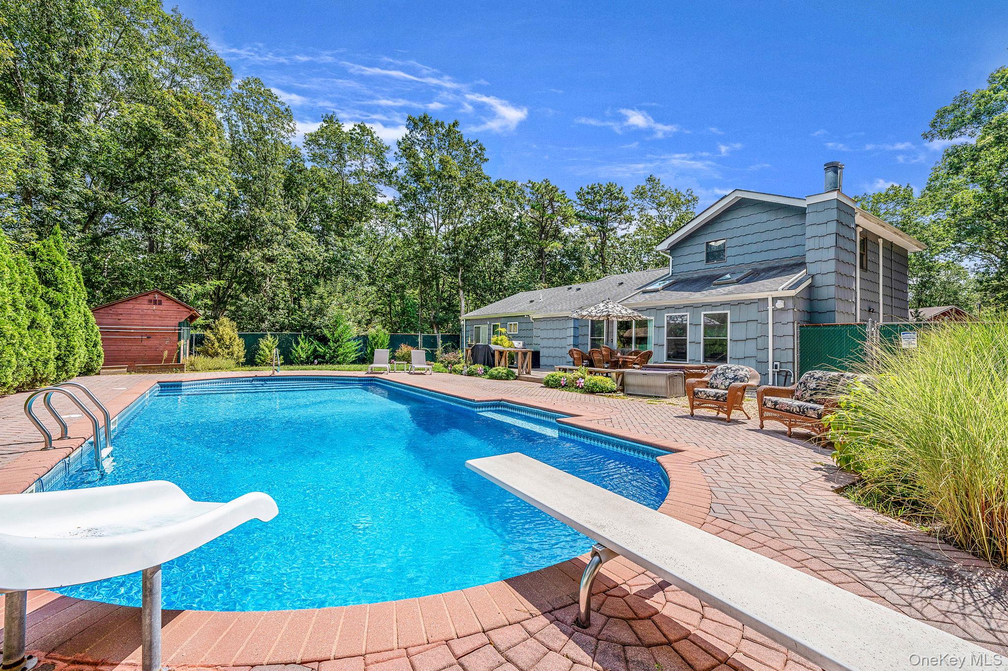 5 Hastings Drive, Ridge, NY 11961