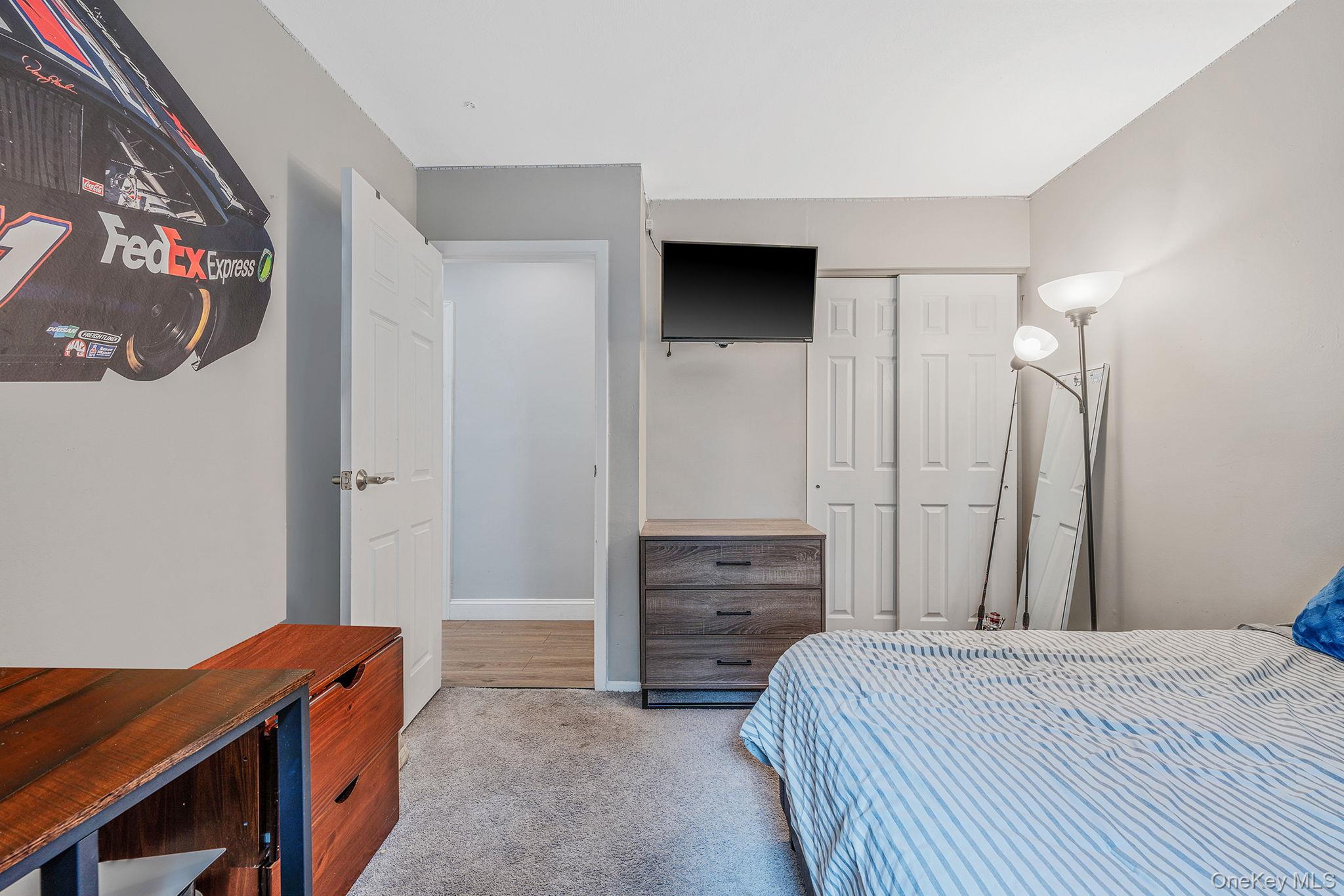 5 Hastings Drive, Ridge, NY 11961