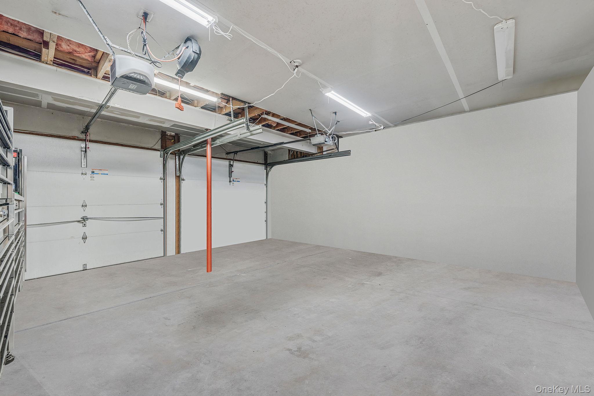 5 Hastings Drive, Ridge, NY 11961