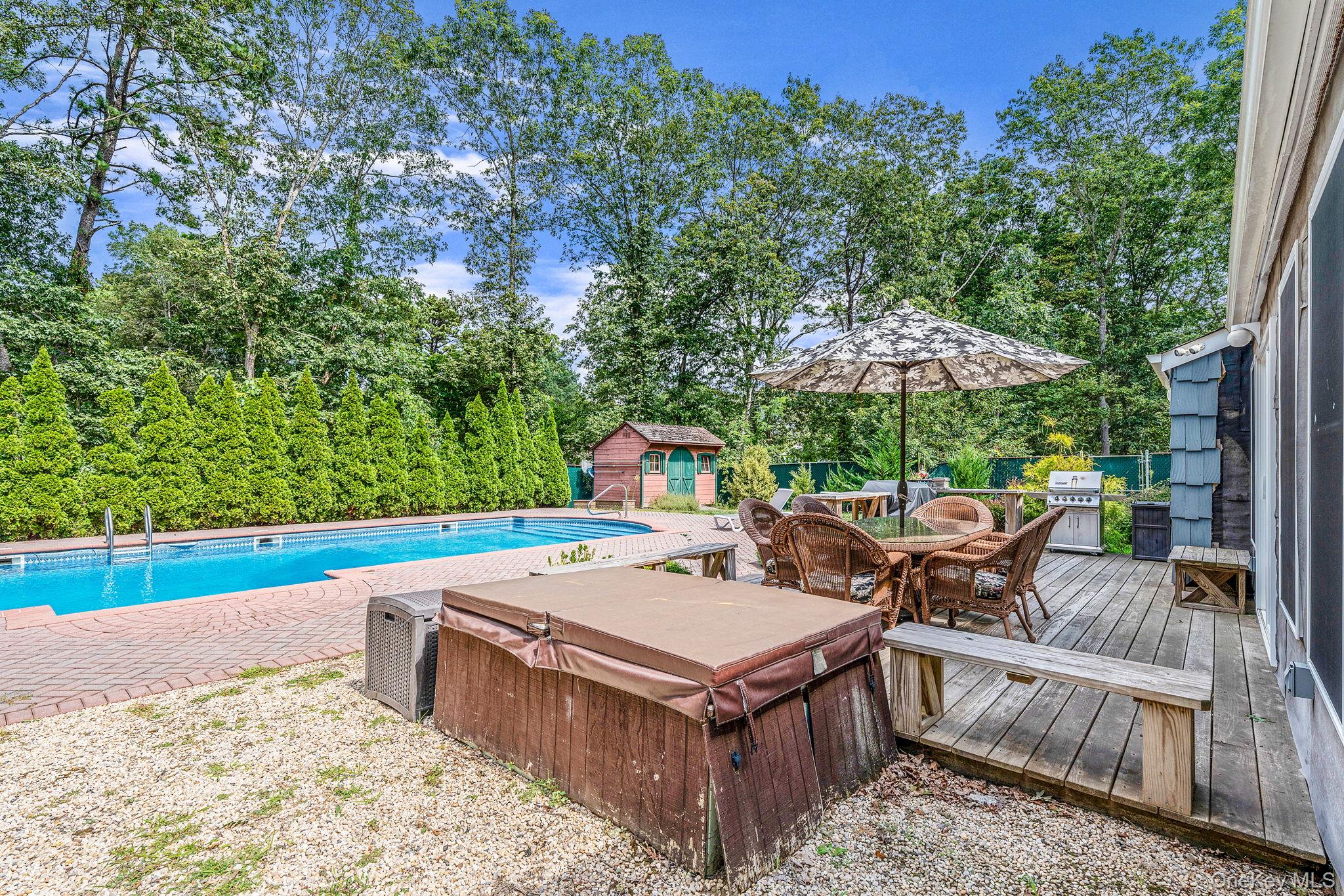 5 Hastings Drive, Ridge, NY 11961