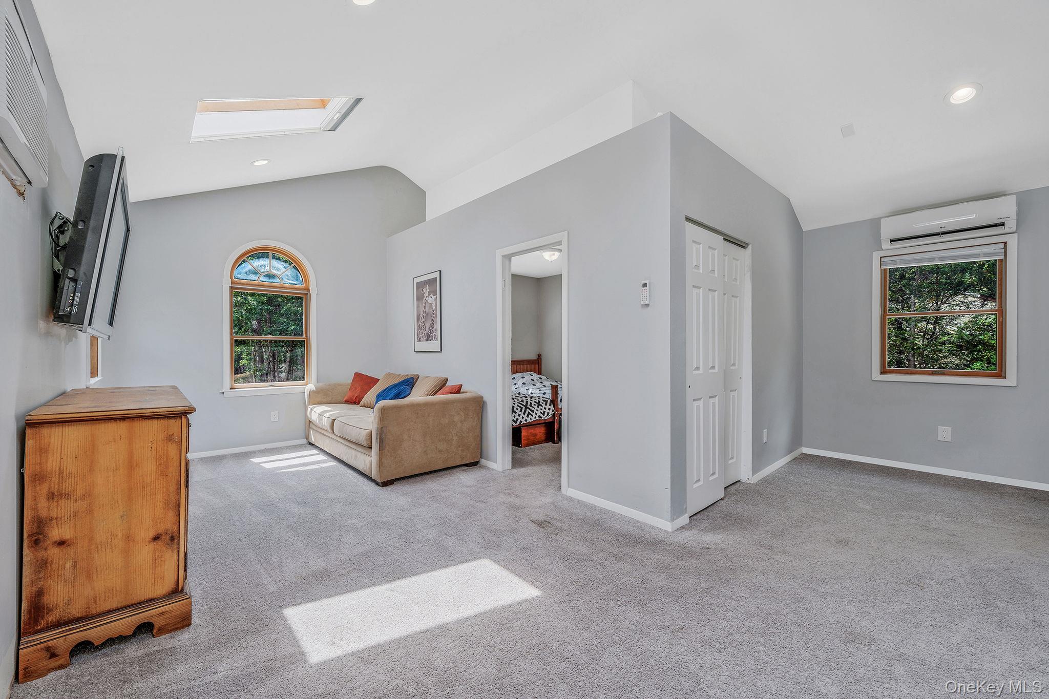 5 Hastings Drive, Ridge, NY 11961