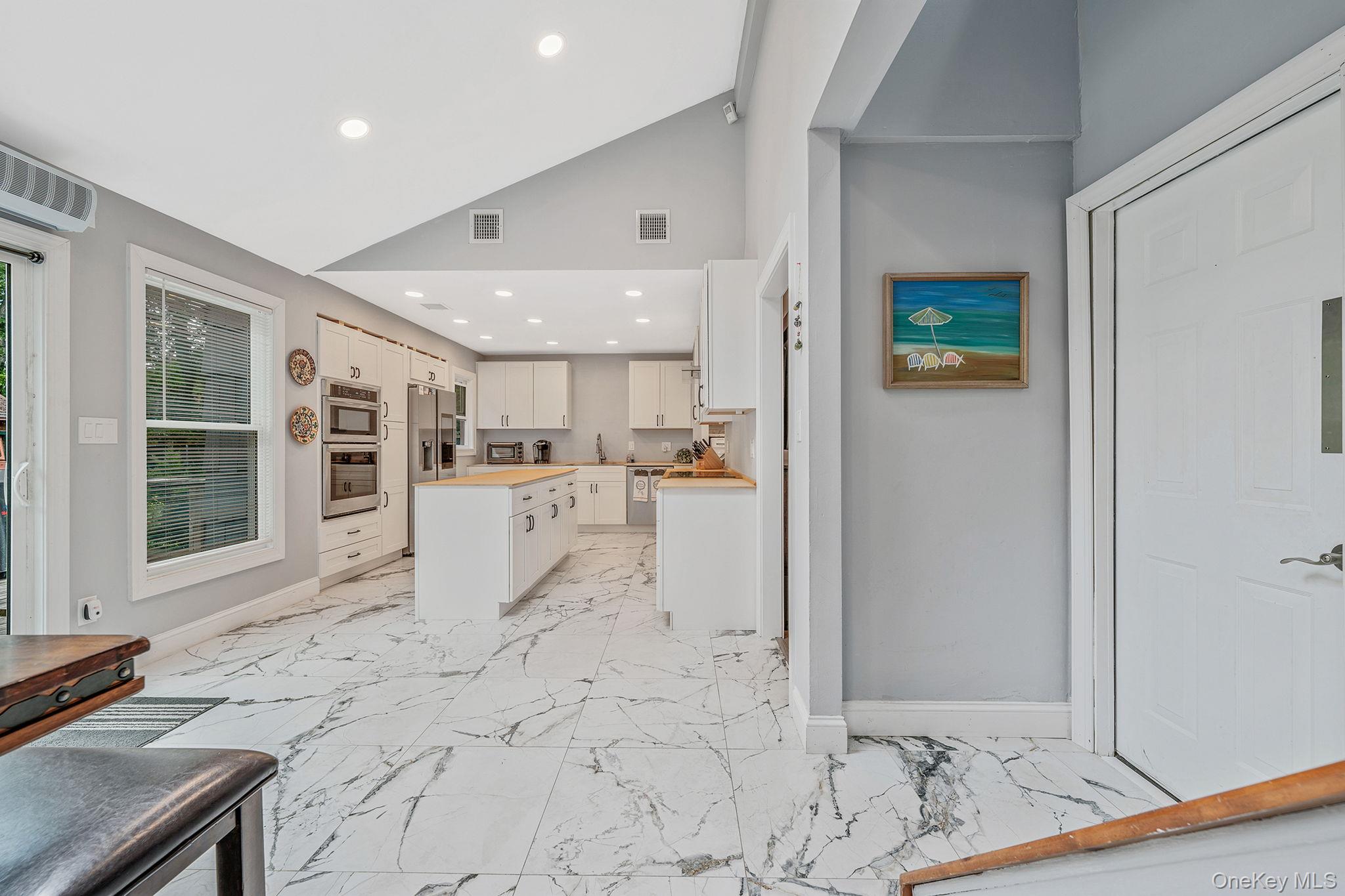 5 Hastings Drive, Ridge, NY 11961