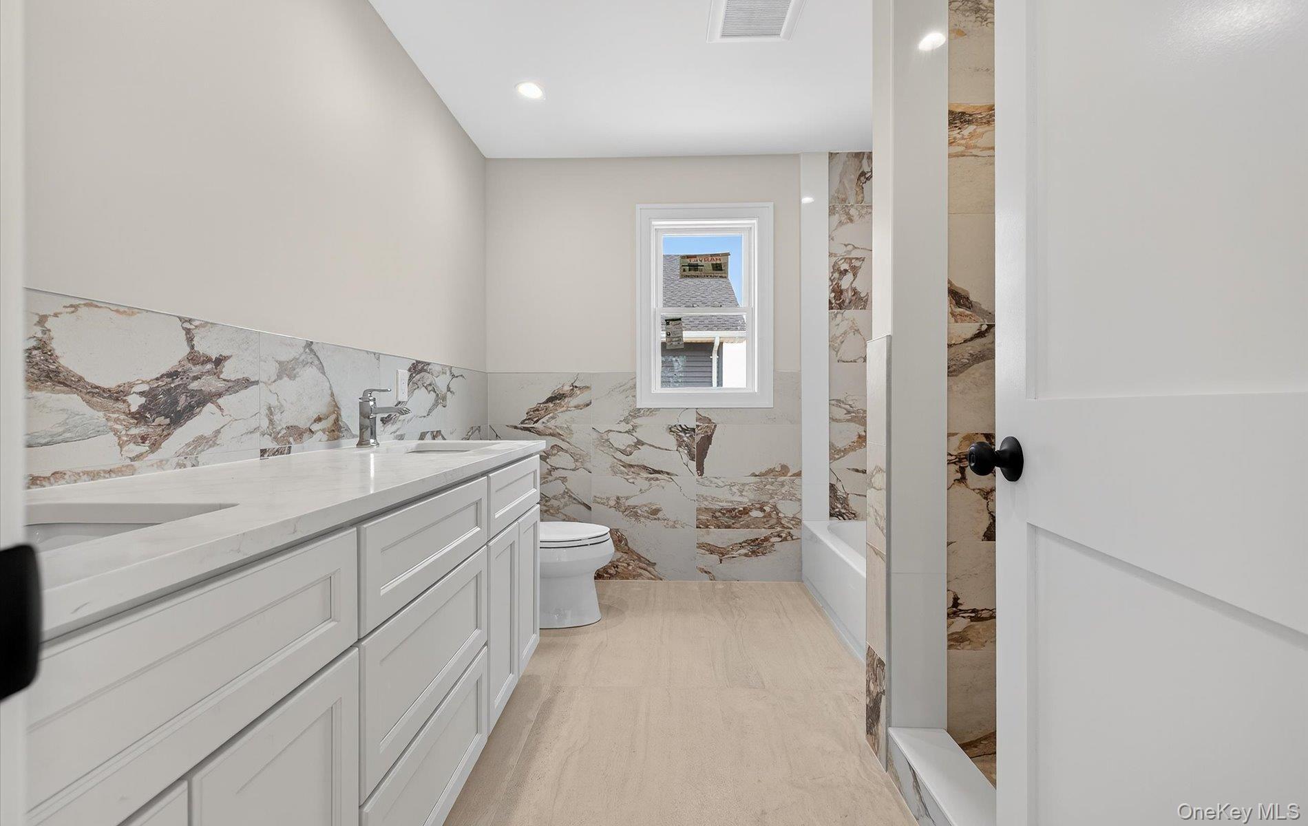 1108 Washington Place, Baldwin Harbor, NY 11510