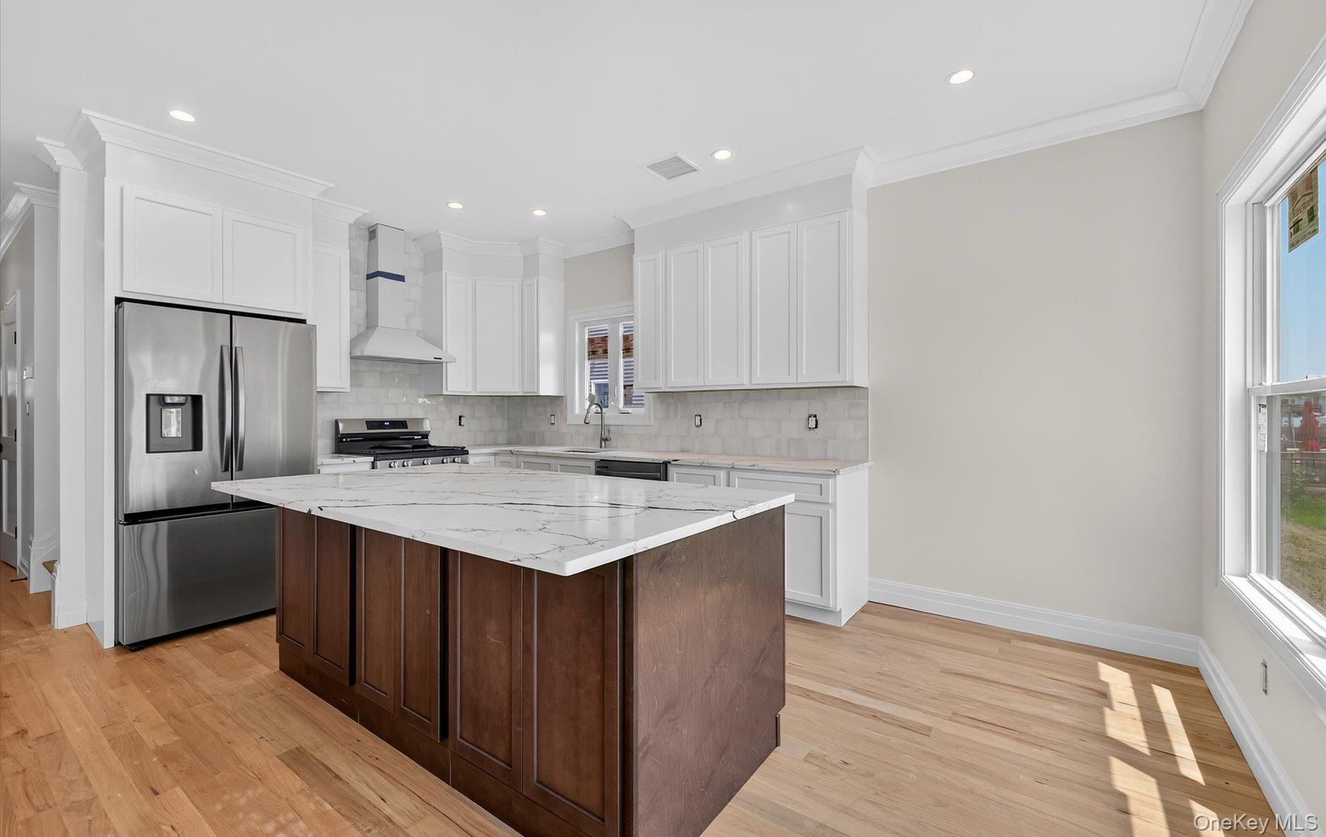 1108 Washington Place, Baldwin Harbor, NY 11510