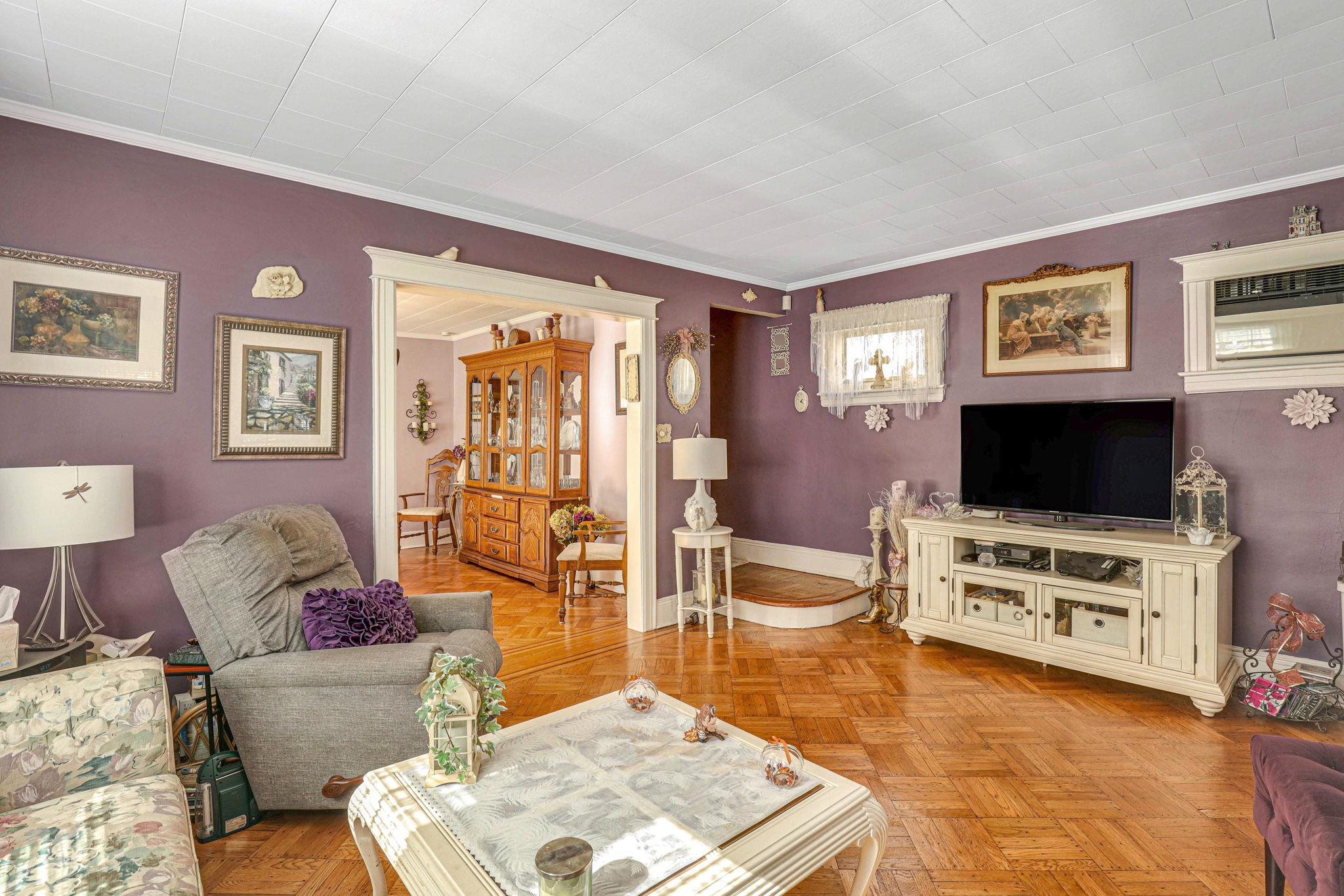 95-01 72nd Avenue, Forest Hills, NY 11375