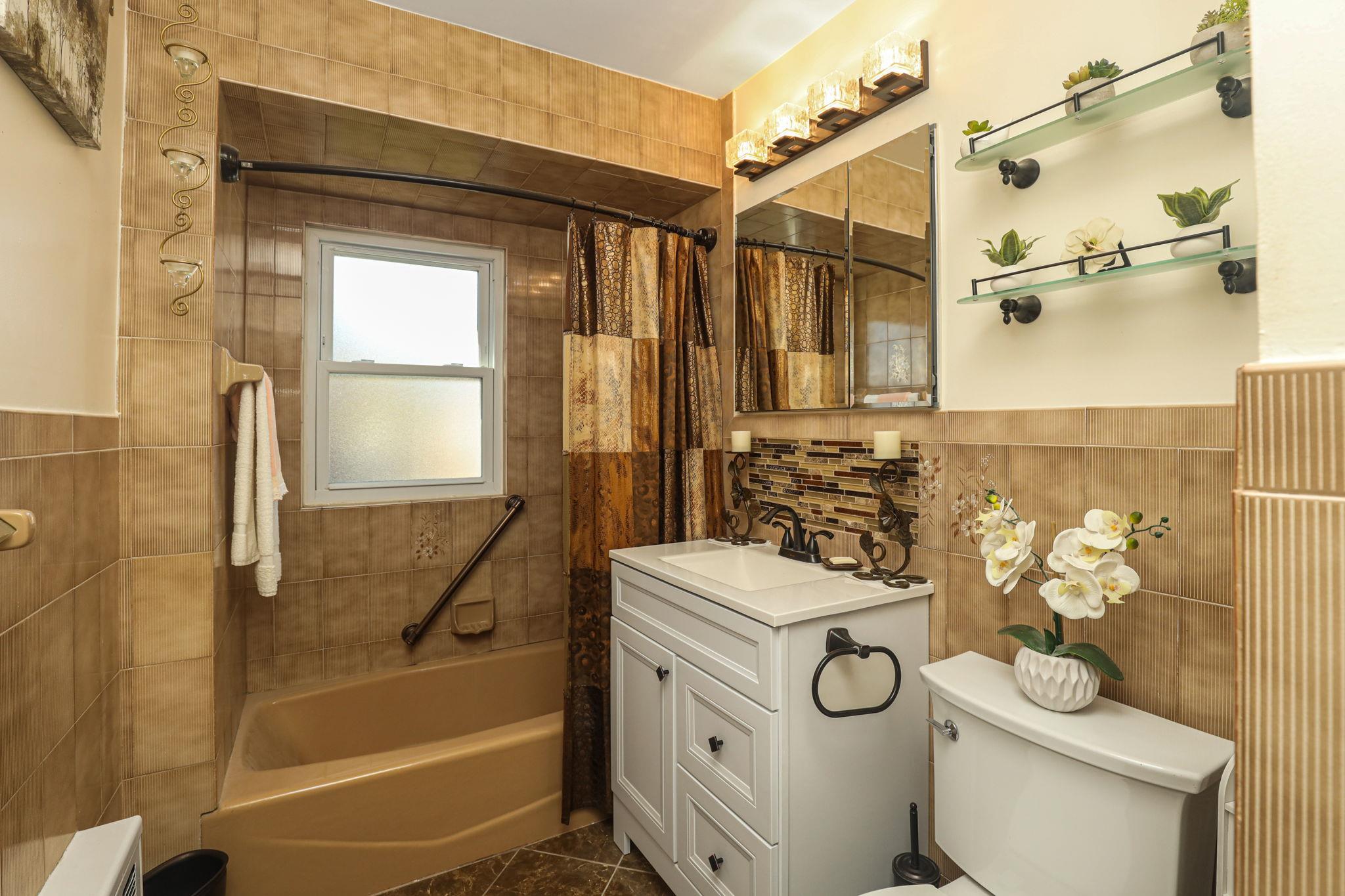 95-01 72nd Avenue, Forest Hills, NY 11375