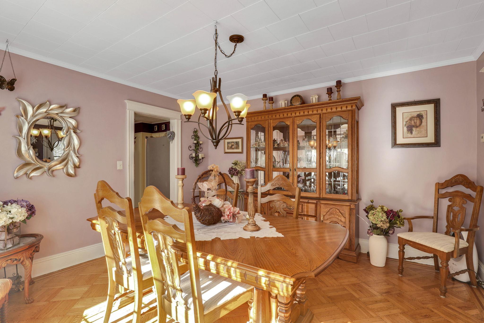 95-01 72nd Avenue, Forest Hills, NY 11375