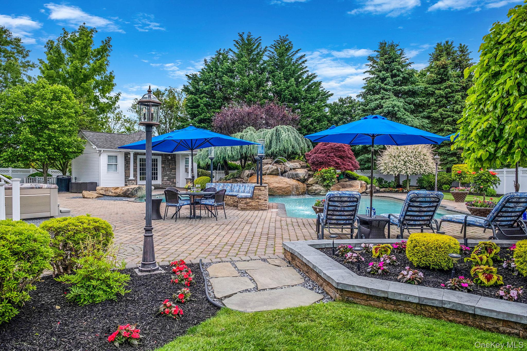 43 Casey Lane, Mount Sinai, NY 11766