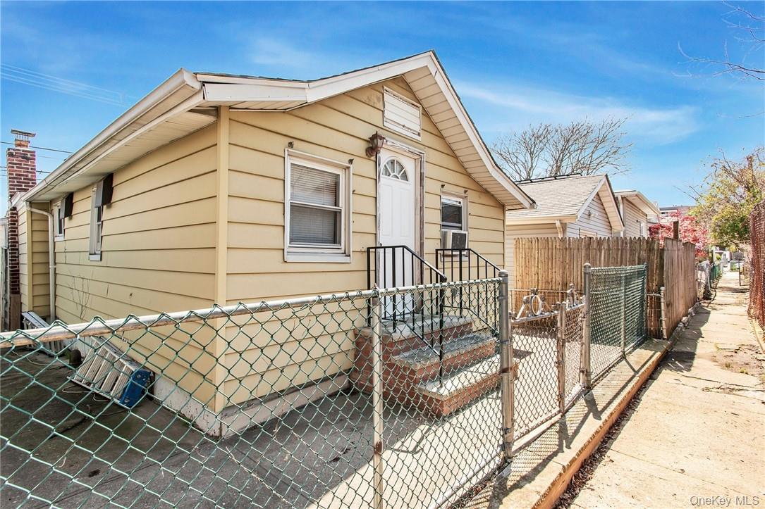 25 B Edgewater Park # 25 B, Bronx, NY 10465