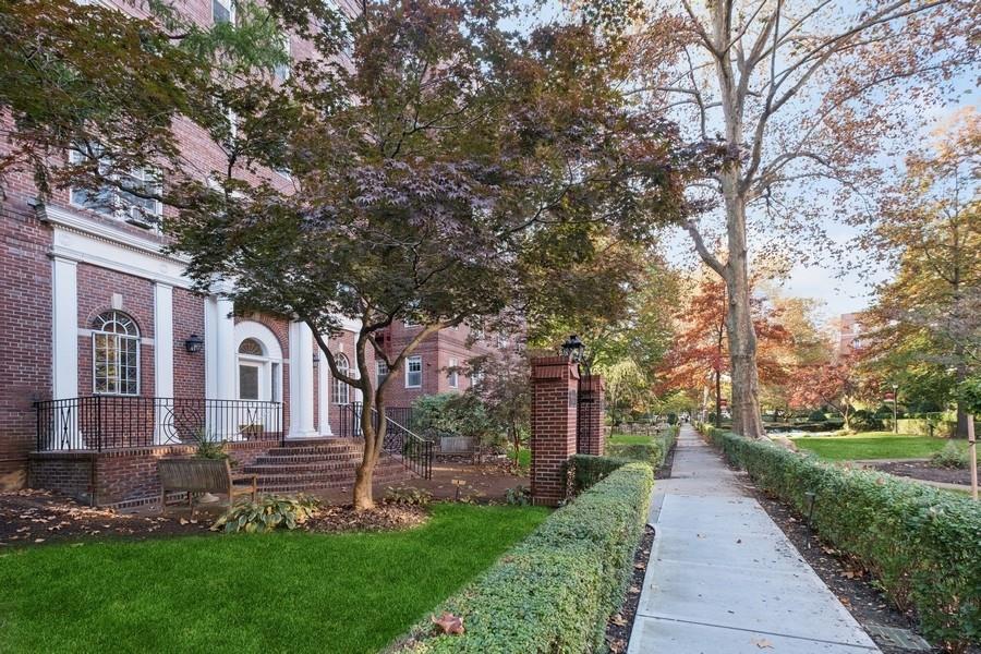 77-34 113th Street # 6H, Forest Hills, NY 11375