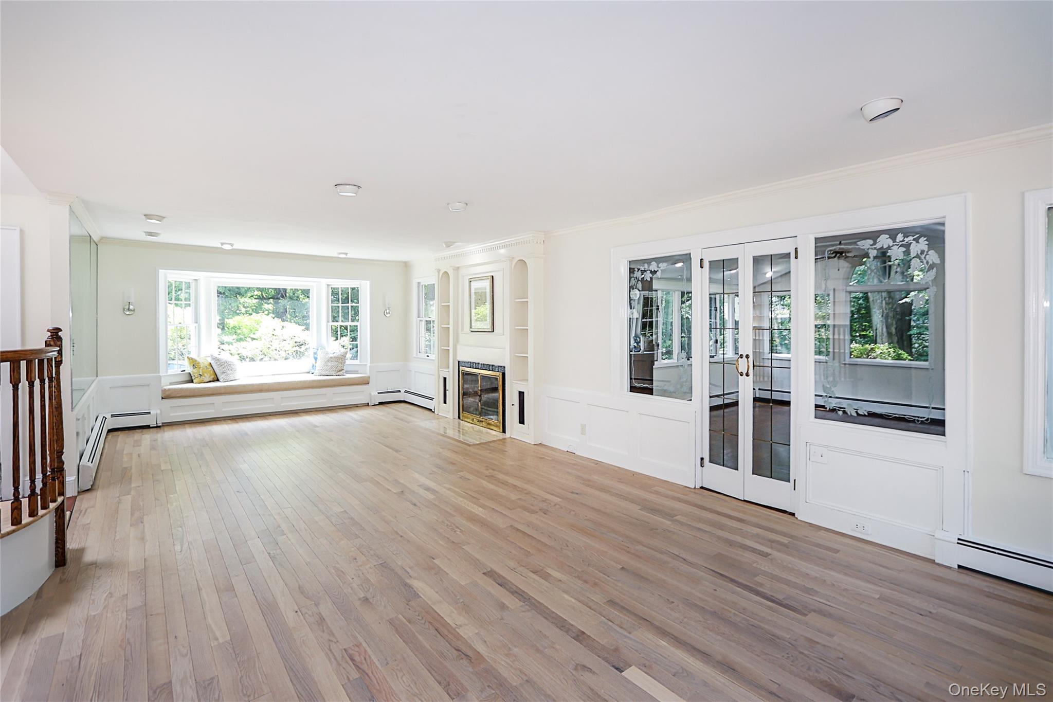 419 Woodbury Road, Woodbury, NY 11797