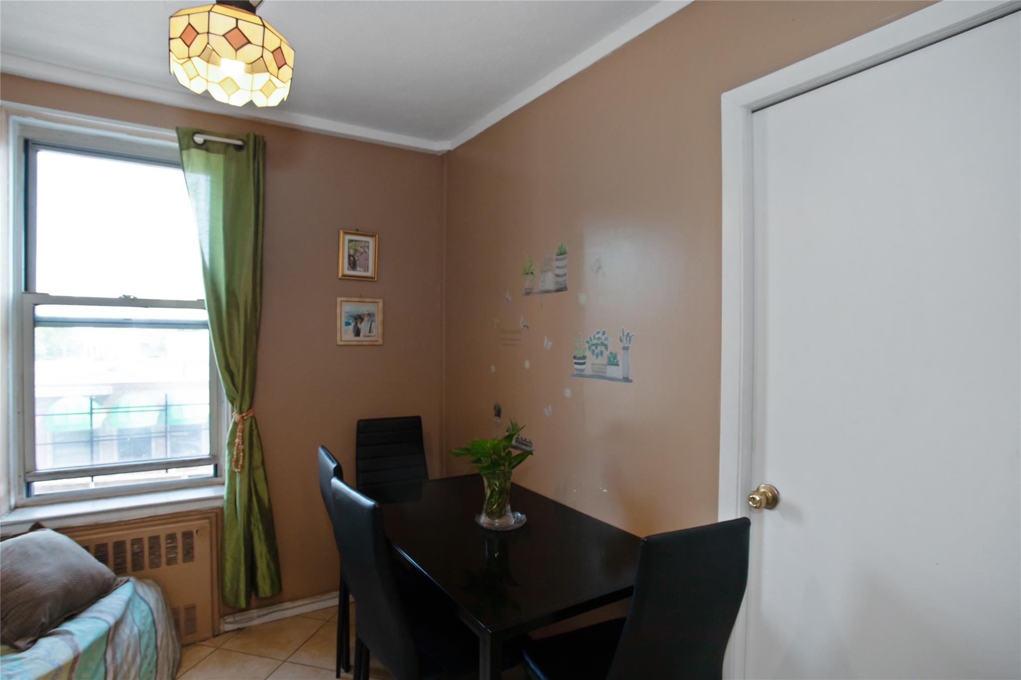 83-37 Saint James Avenue # 2R, Elmhurst, NY 11373