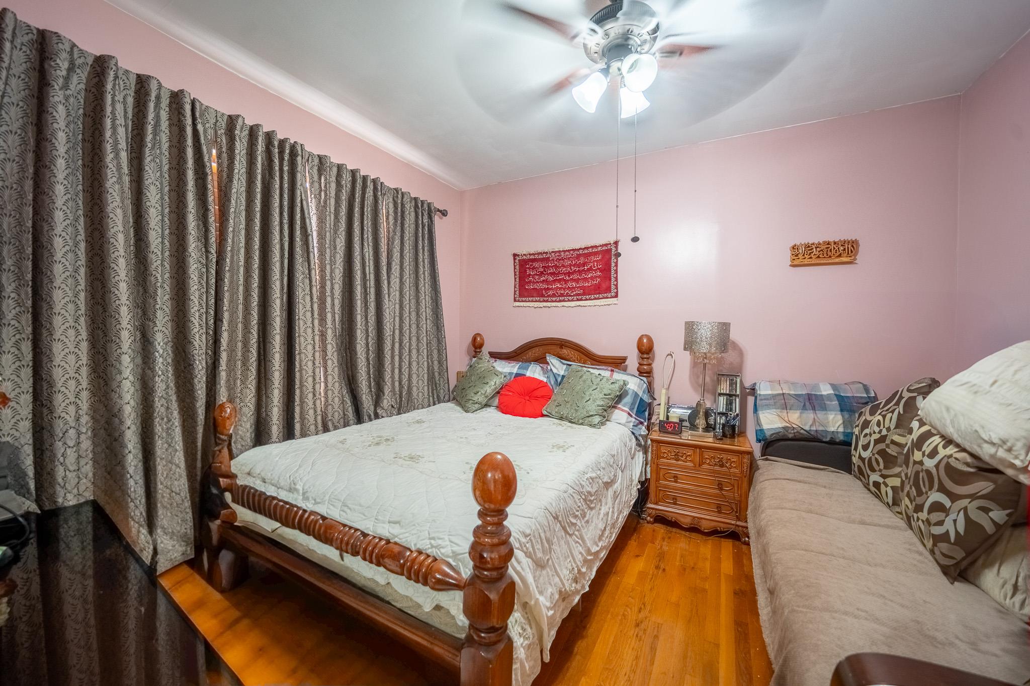 21 Brighton 10th Path, Brooklyn, NY 11235