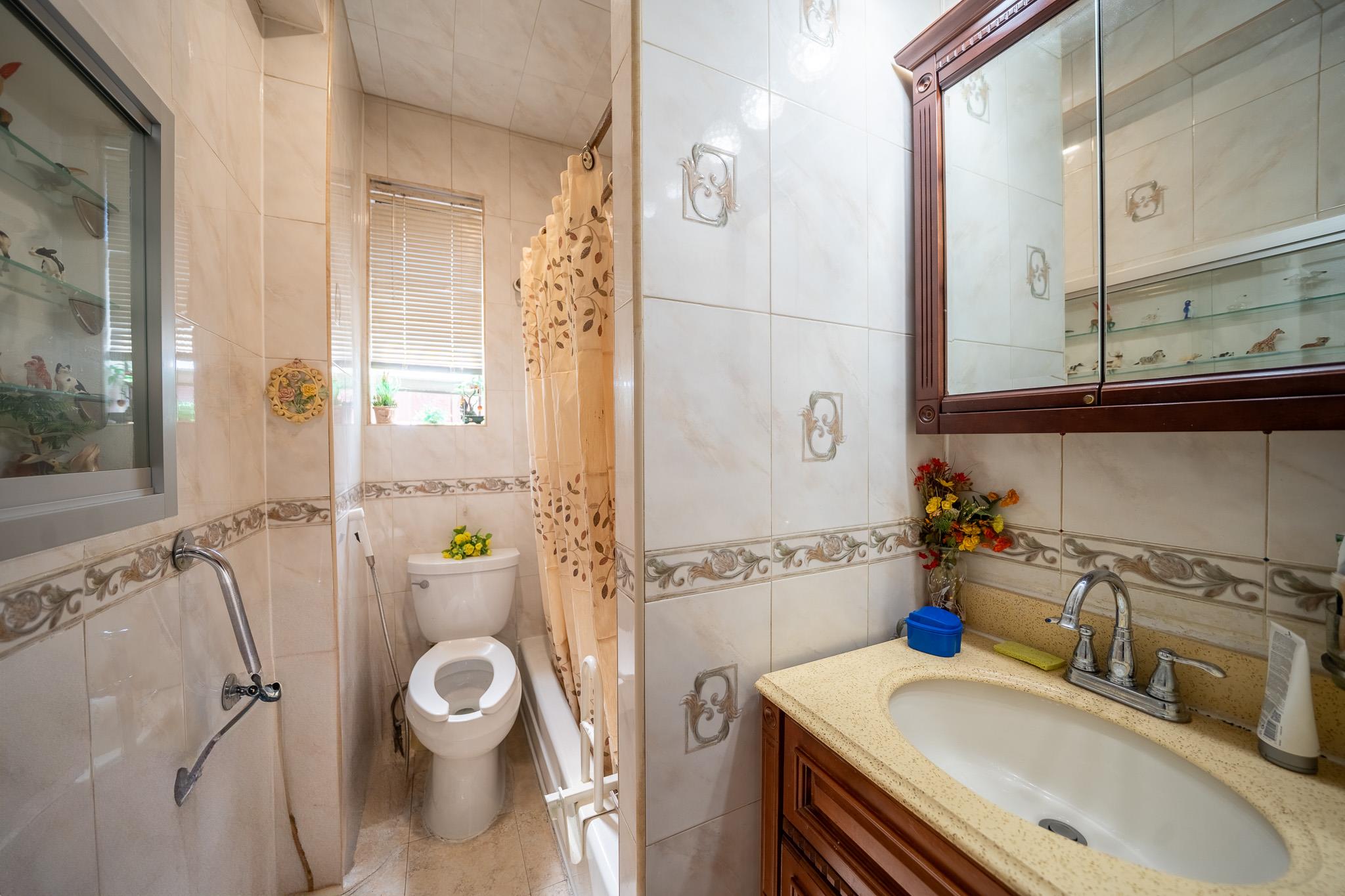 21 Brighton 10th Path, Brooklyn, NY 11235