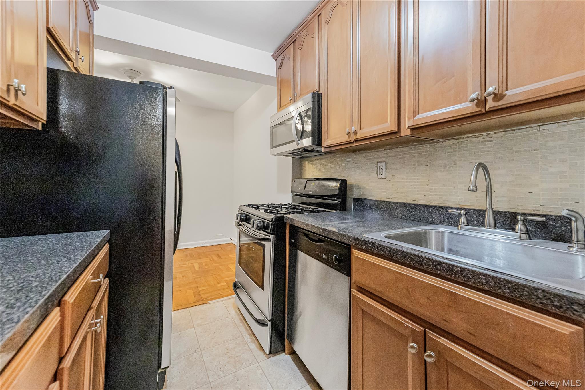 277 Bronx River Road # 2A, Yonkers, NY 10704