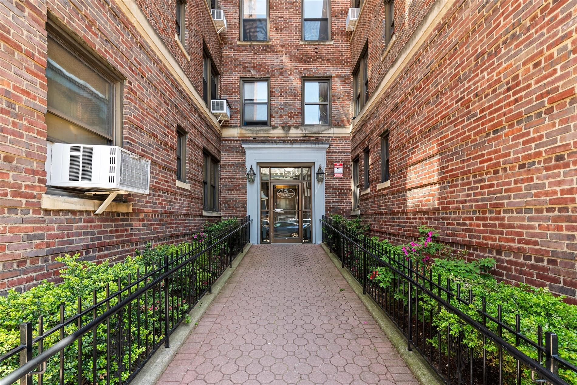 35-55 29th Street # 3D, Astoria, NY 11106