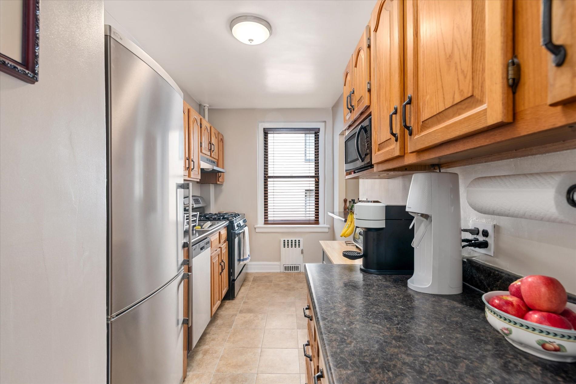 35-55 29th Street # 3D, Astoria, NY 11106