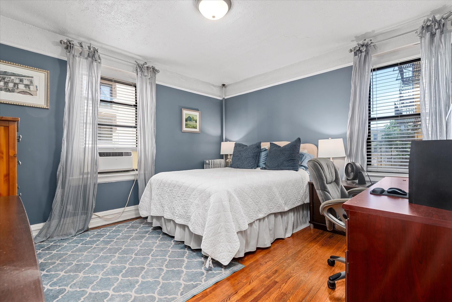 35-55 29th Street # 3D, Astoria, NY 11106